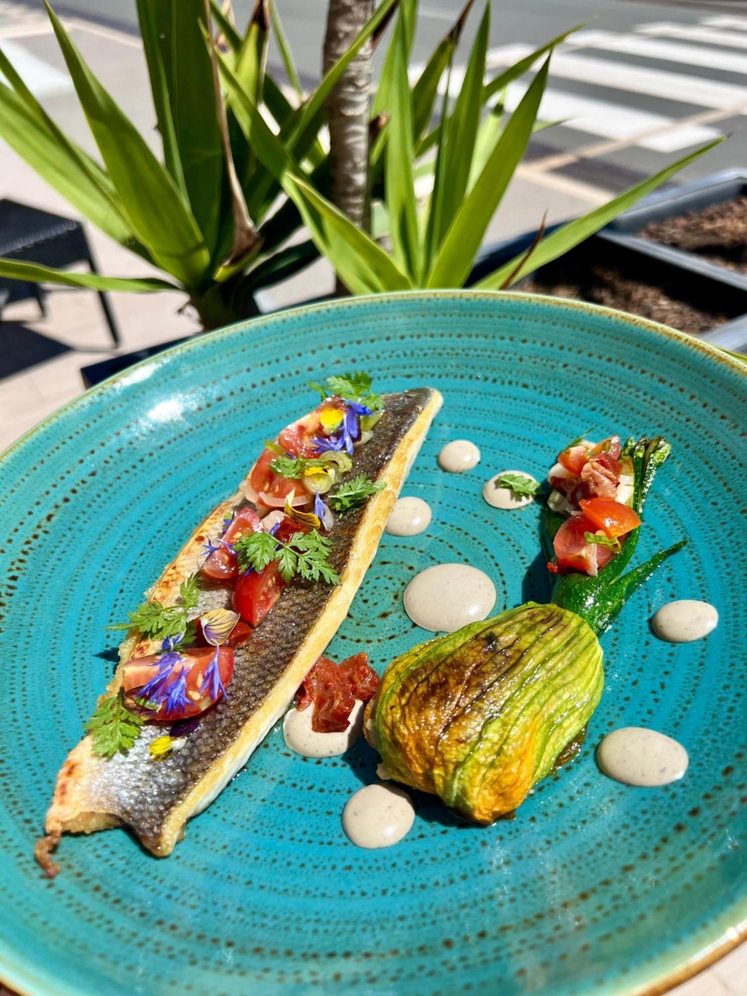 Logis Hotel & Restaurant Mediterranee Port-la-Nouvelle Bagian luar foto